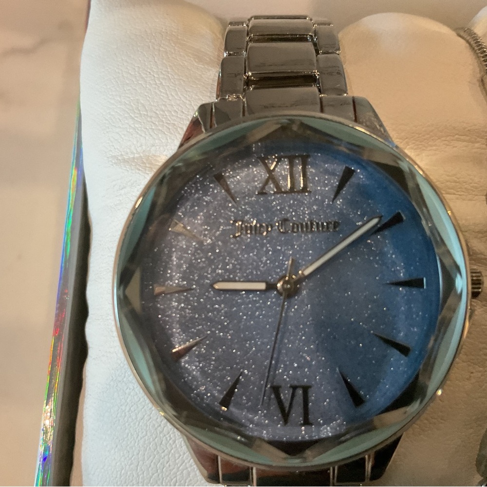 Juicy Couture Glitter Dial Watch and Bracelet Set - Picture 9 of 11